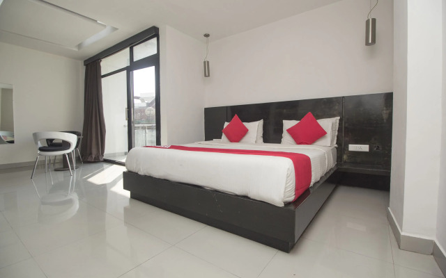 OYO 28171 Kava Suites