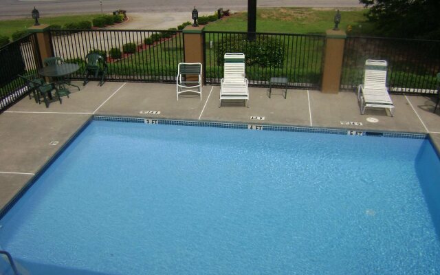 Garden Inn & Suites
