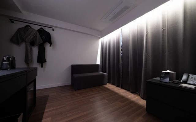 Moyen Hotel