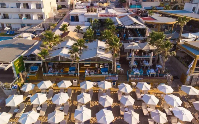 Karteris Luxury Suites