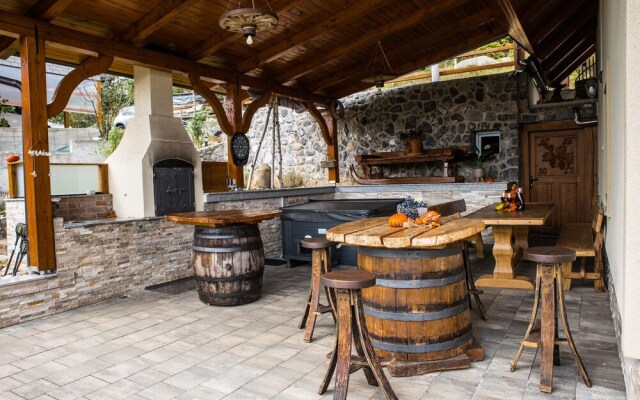 Vineyard cottage Na hribu