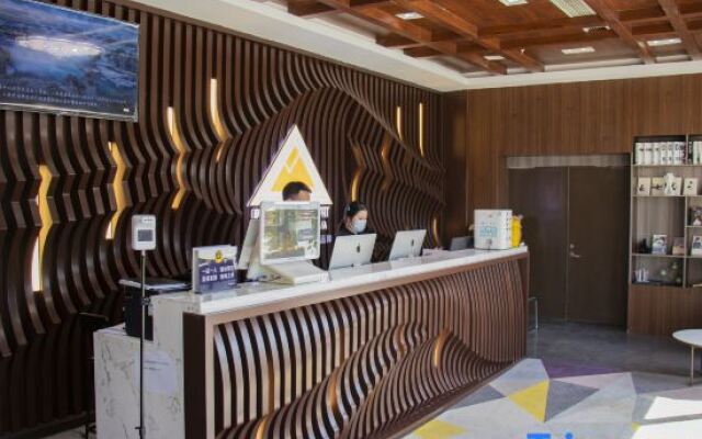 Sagamata Hotel (Beijing West Railway Station Liuliqiao Subway Station)