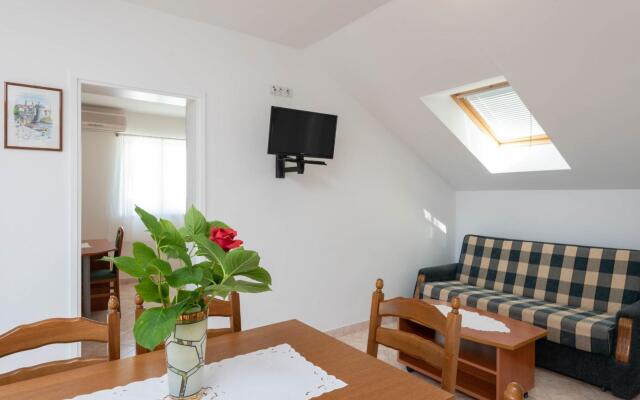 Ora  - Apartments with Pool - A11(4+2)