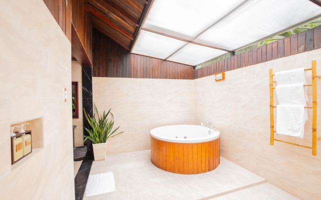 Diamond Bay Resort and Spa