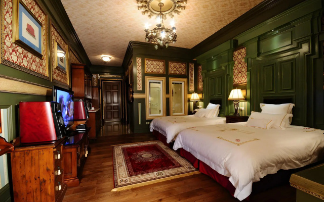 The Old England Manor
