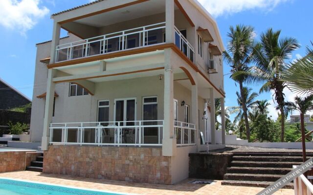 Hibiscus Villa - 5 Rooms