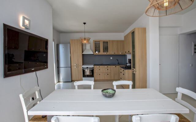 2 Bedroom Apartment With Terrace in Tinos Chora