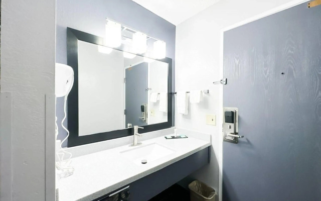 Blaine Town Inn & Suites