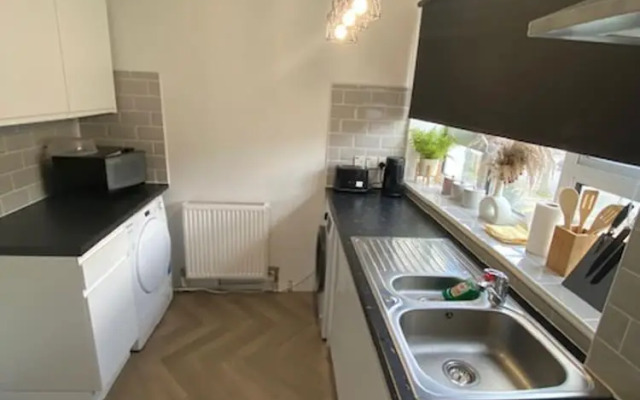 Chic City Retreat Immaculate 2 Bed Oasis in London