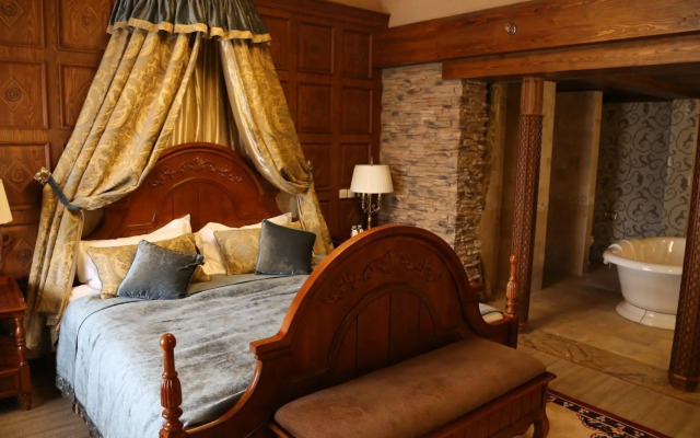Spring Legend Holiday Hotel