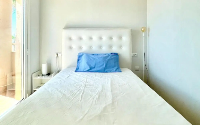 Apartment in Roquetas Near Beaches