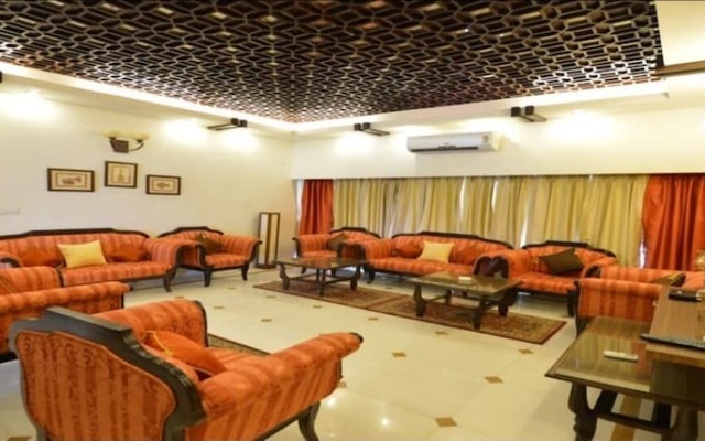 Hotel Raj Hans