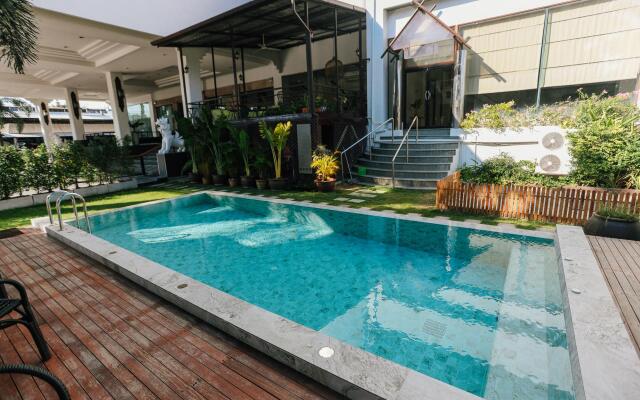 La Mai Hotel