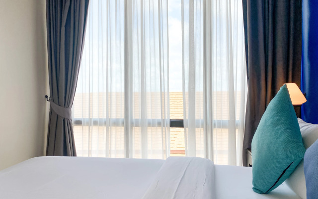 The Sixteenth Naiyang Beach Hotel