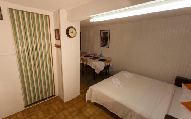 Studio Apartment Nihar