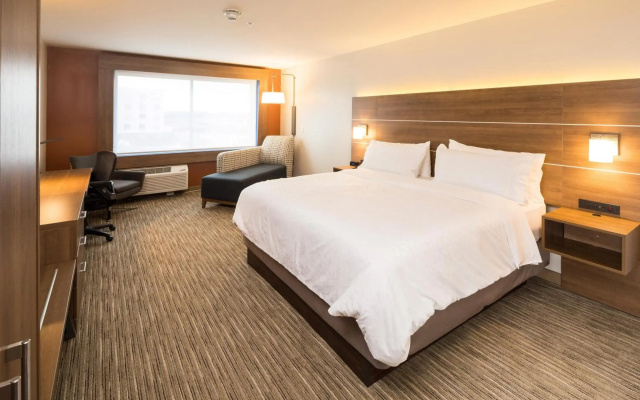 Holiday Inn Express and Suites Kalamazoo West by IHG