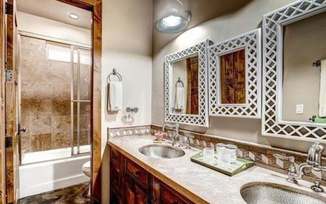 Ski Bridge Lodge by Pinnacle Lodging