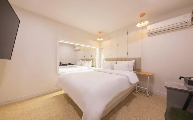 Cheonan Honeymoon Motel