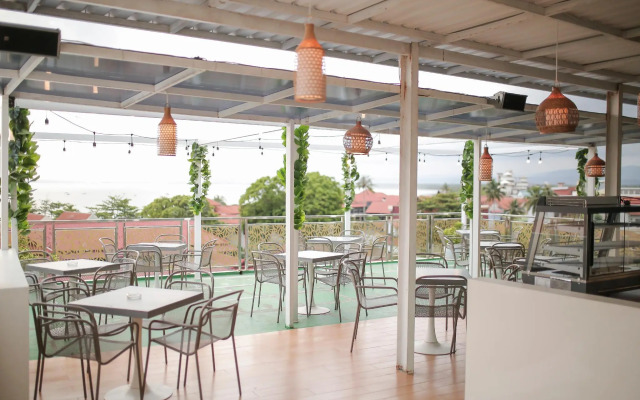 Blue Orchid Hotel