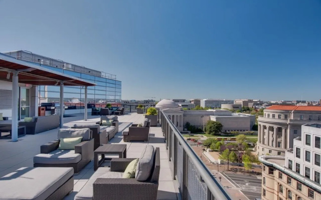 Newseum Residences At Penn Ave Execustay