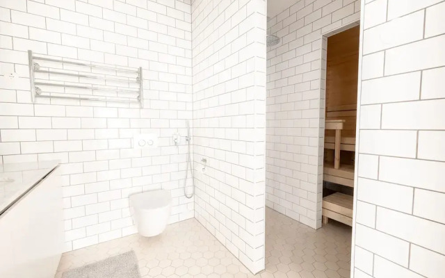 2ndhomes Luminous 2BR Loft House w Sauna