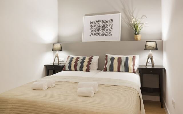 Royal Aribau Nextdoor