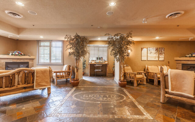 Tigh-Na-Mara Seaside Spa Resort