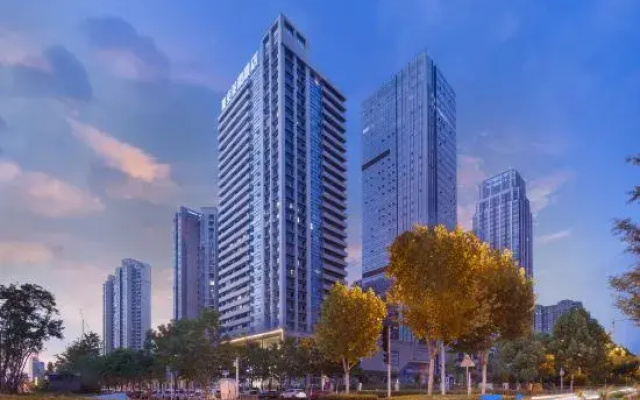 Starry Sky Garden Hotel (Wuhan Sixin International Expo Center)