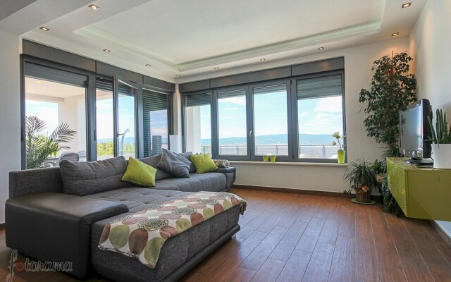 House LEGARA