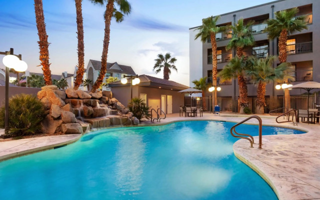 Courtyard By Marriott Las Vegas Stadium Area
