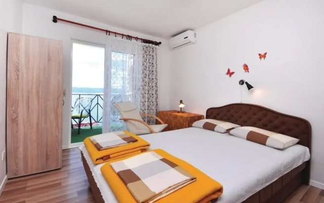 Beautiful Home in Pisak With Wifi and 2 Bedrooms
