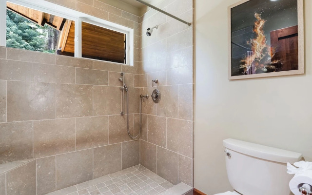 Star Haven Retreat 5 BDR Stunner!