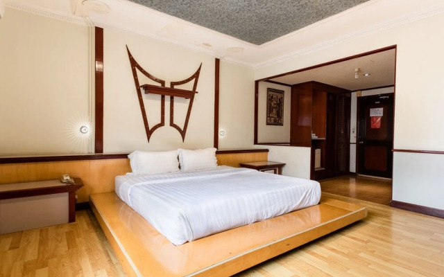 OYO 89735 The Dream Hotel