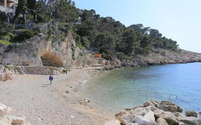 Apartments with WiFi Makarska - 19038