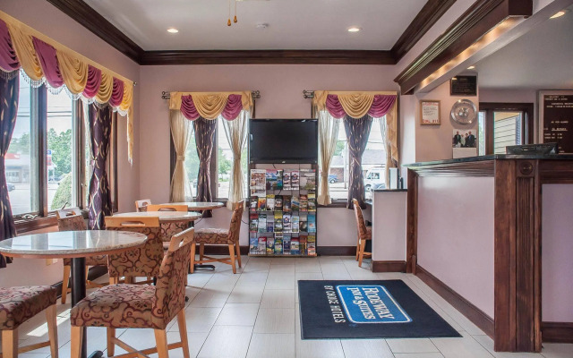 Amherst Inn & Suites