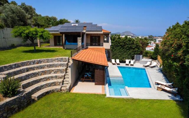 3 Roses Residence