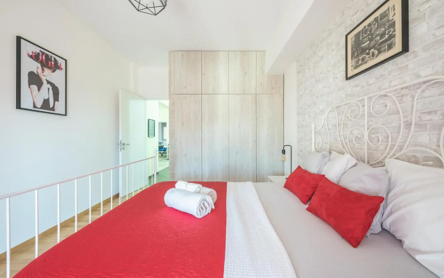 Superb Acropolis view 3bd apt in historical center