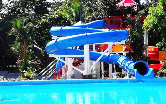 Villa Paraiso Resort & Waterpark
