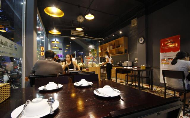 Dee Dee Danang Hostel
