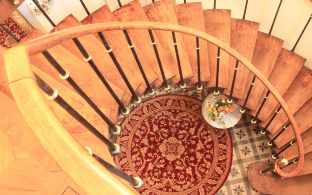 Le Tardif, Noble Guesthouse