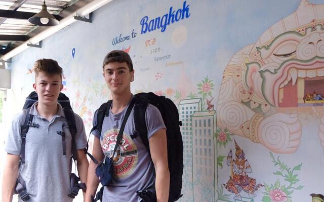 1989 Hostel & Cafe Ratchada