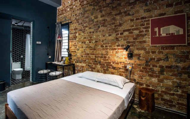 The Brownstone Hostel & Space
