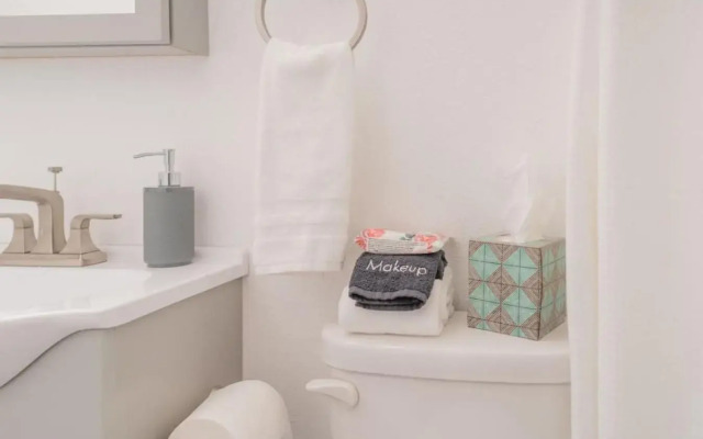 Executive Work Space With Modern Charm