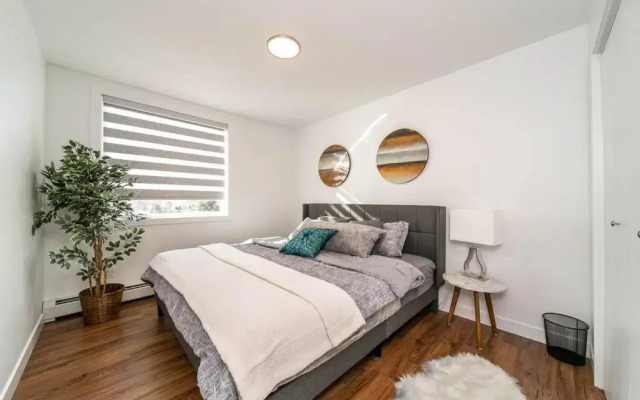 Stylish Close to D/T FREE parking King Bed 2bed