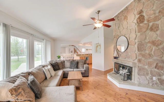 Close to 3 Ski Areas: Michigan Family Retreat!