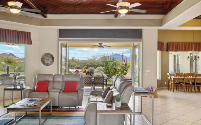 East Mesa Desert and Mountain Views: 5br, Pool