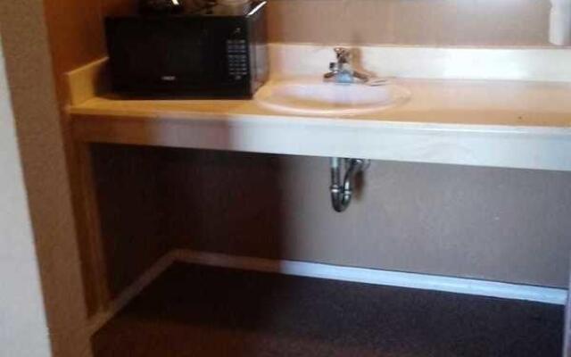 All Seasons Inn Motel And RV Park