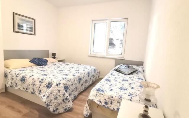 Top 10-1 bedroom apt/terrace