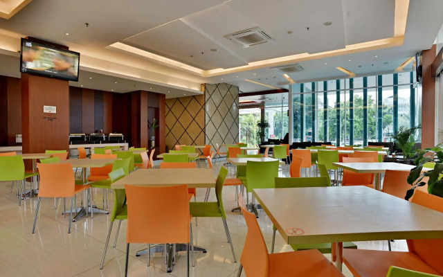 ZEN Rooms Tebet Area