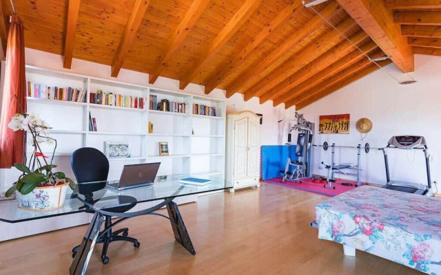 Villa Near Milan With Swimming Pool